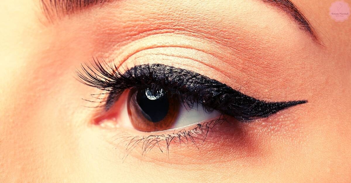 Brown Eyeliner Vs Black Eyeliner | Which One Is Better?