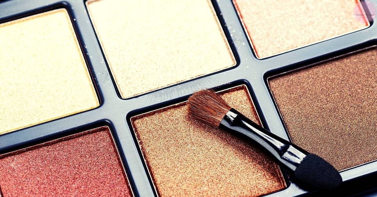 Is It OK To Only Use One Eyeshadow Color?