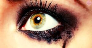 12 Easy Ways How To keep Mascara From Smudging!