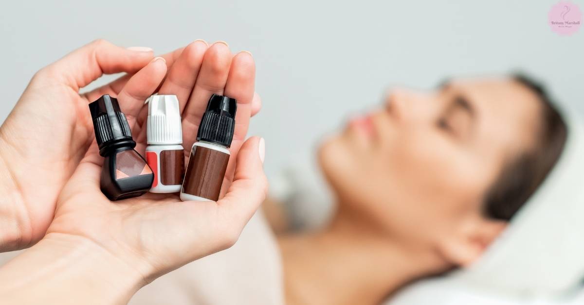 9 Of The Best Eyelash Glues For Extensions! Best Guide 2023