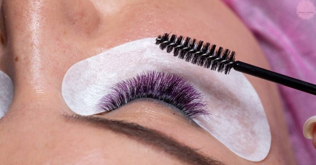 What Are Colored Lash Extensions? Which Are The Best Ones?