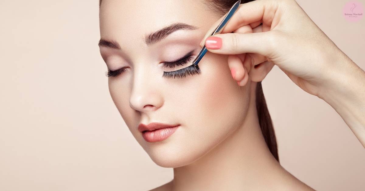 Best Eyelash Extension Classes In 2024! & FAQ