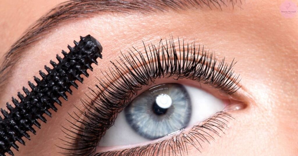I Can't Wear Mascara Anymore: 13 Alternatives To Use Instead!