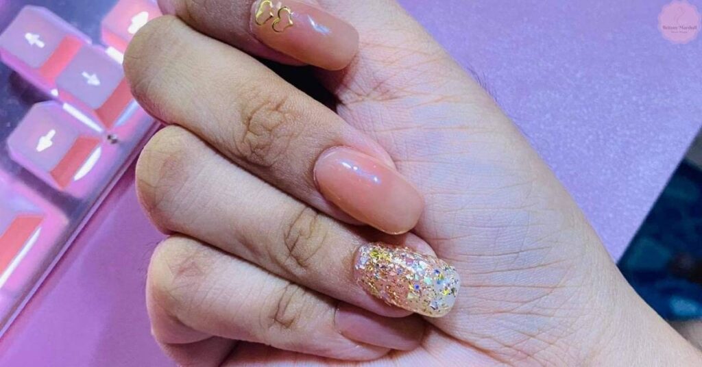 How To Do Acrylic Nails Without Acrylic Liquid: 7 Substitutes