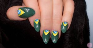 Dip vs. Acrylic Nails: Differences & Which Nails Are Better!