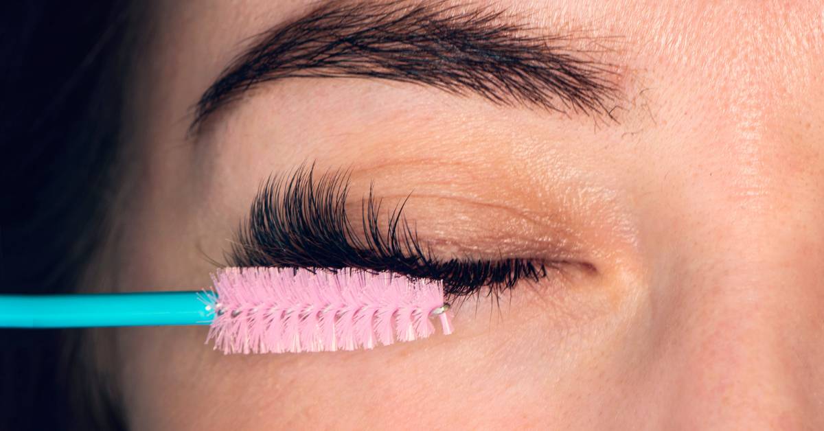 Who Invented False Eyelashes Cumbrella? The Fascinating History