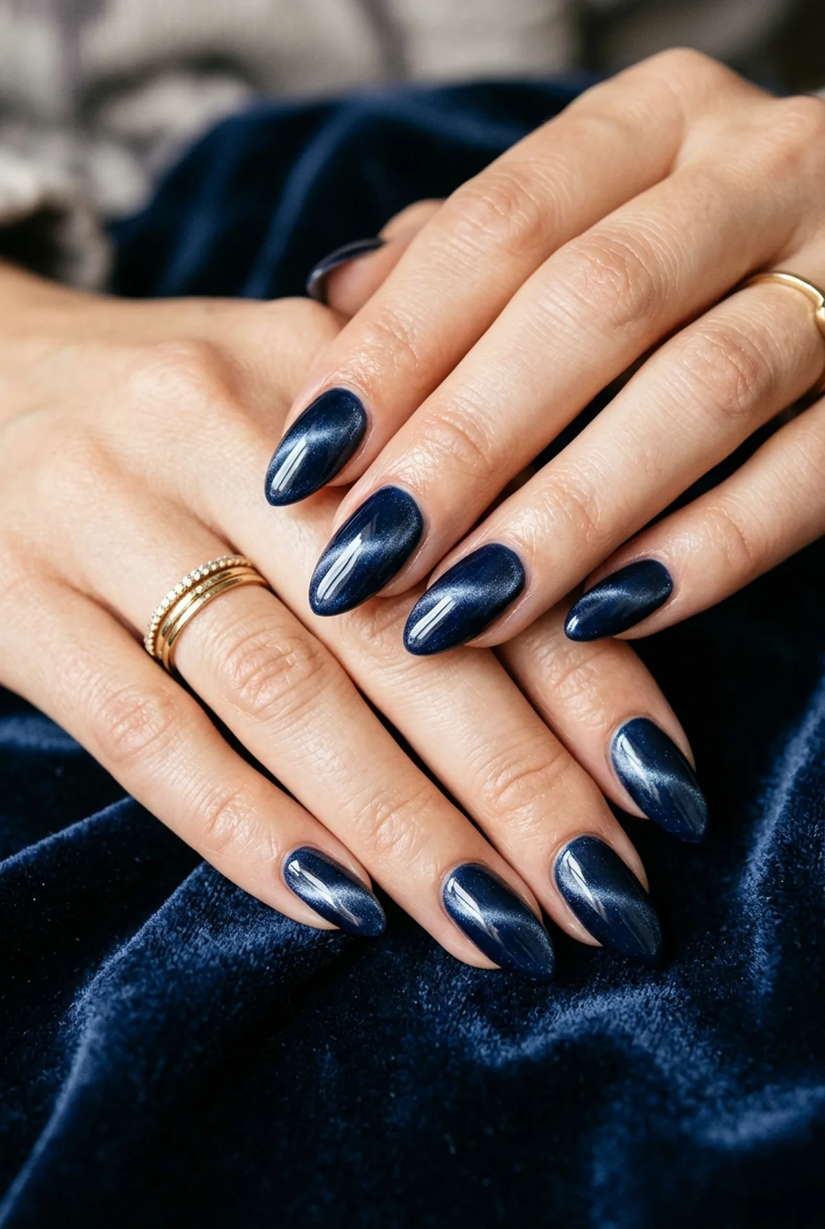 35 Stunning 4th of July Nail Designs to Try This Summer 34 Velvet Cat Eye